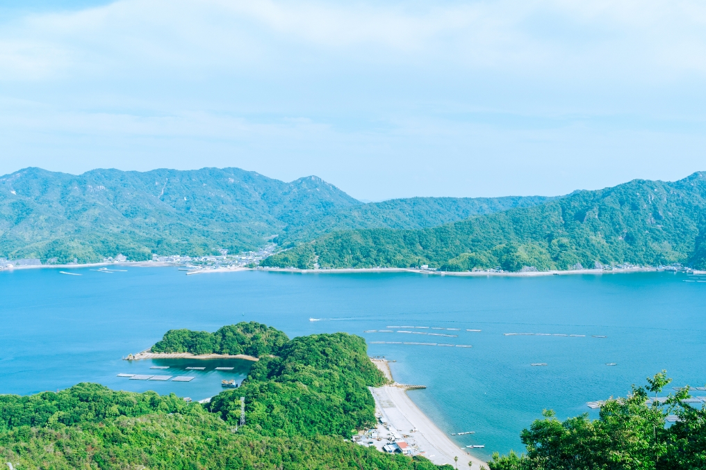 海と山の美しい風景